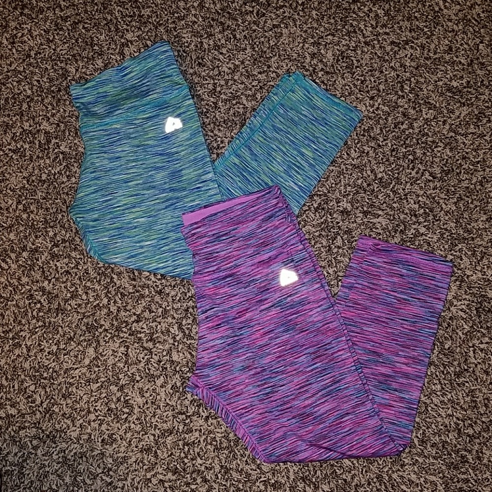 2 pair of workout leggings